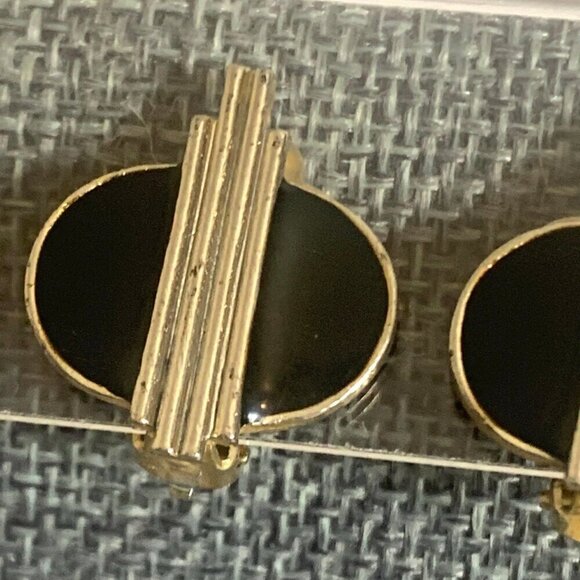 Vintage Gold Tone Black Enamel Clip On Earrings - Picture 2 of 6